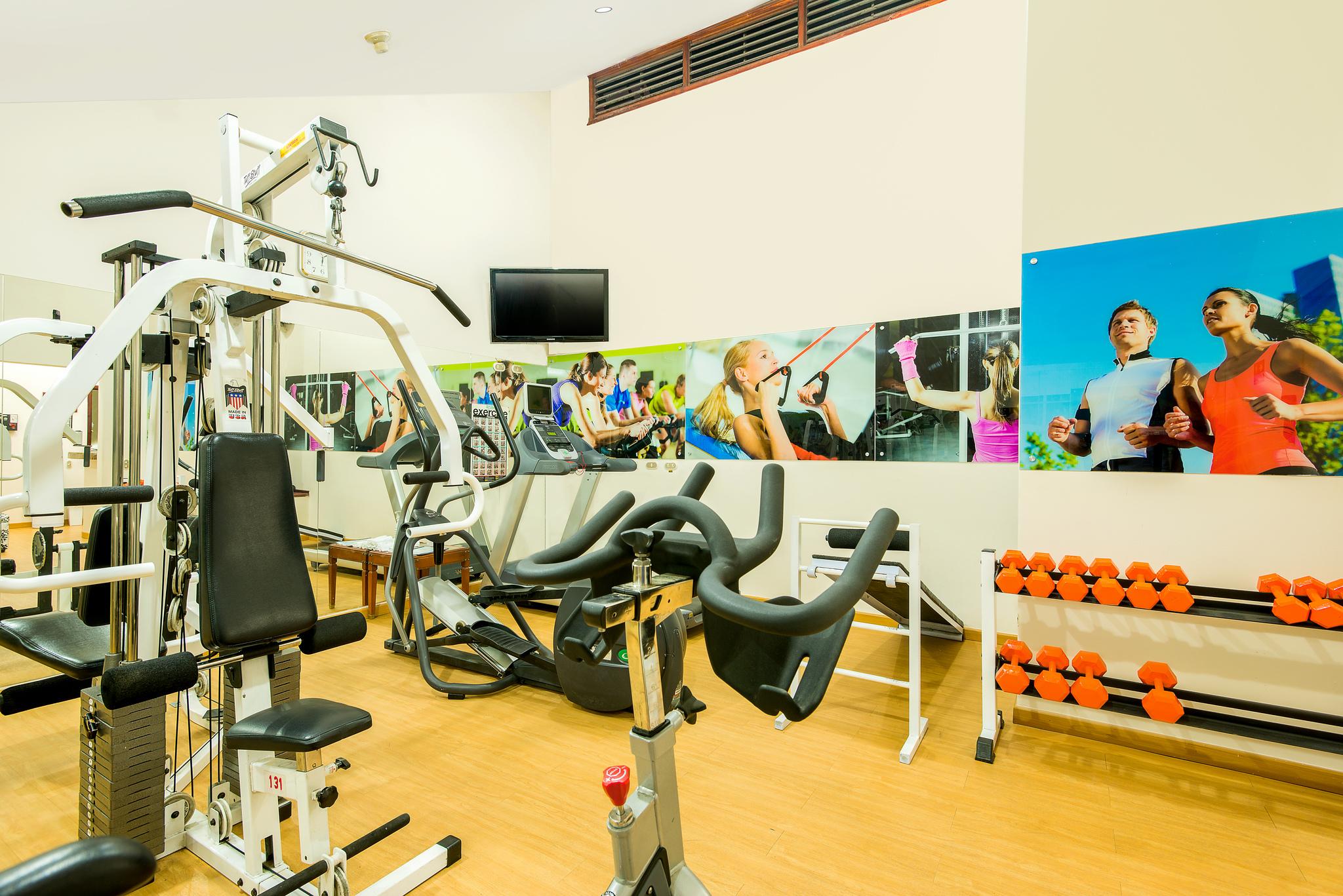 Hotel Dann Carlton Bogotá Exterior foto The gym at the hotel