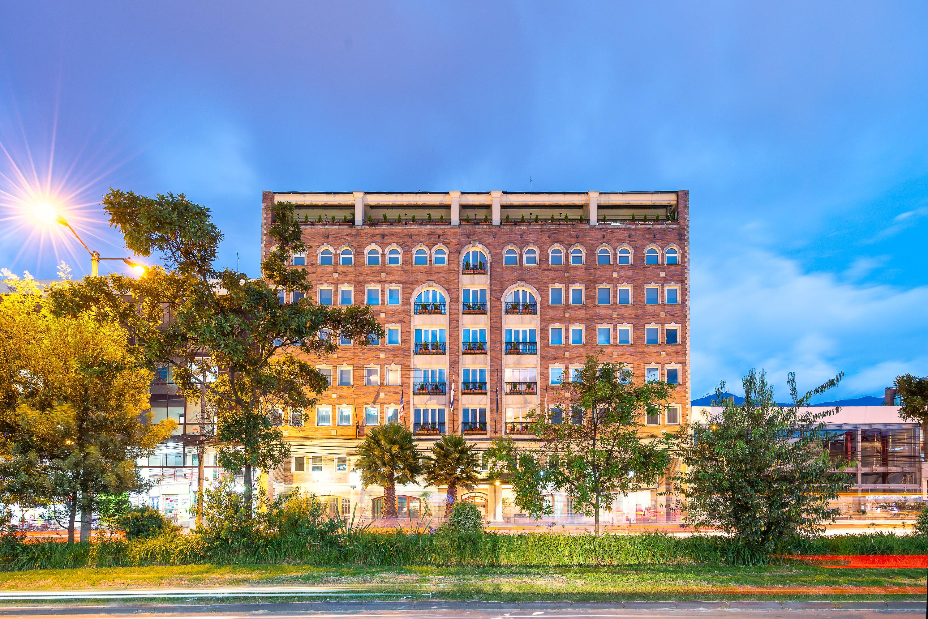Hotel Dann Carlton Bogotá Exterior foto The building in 2016